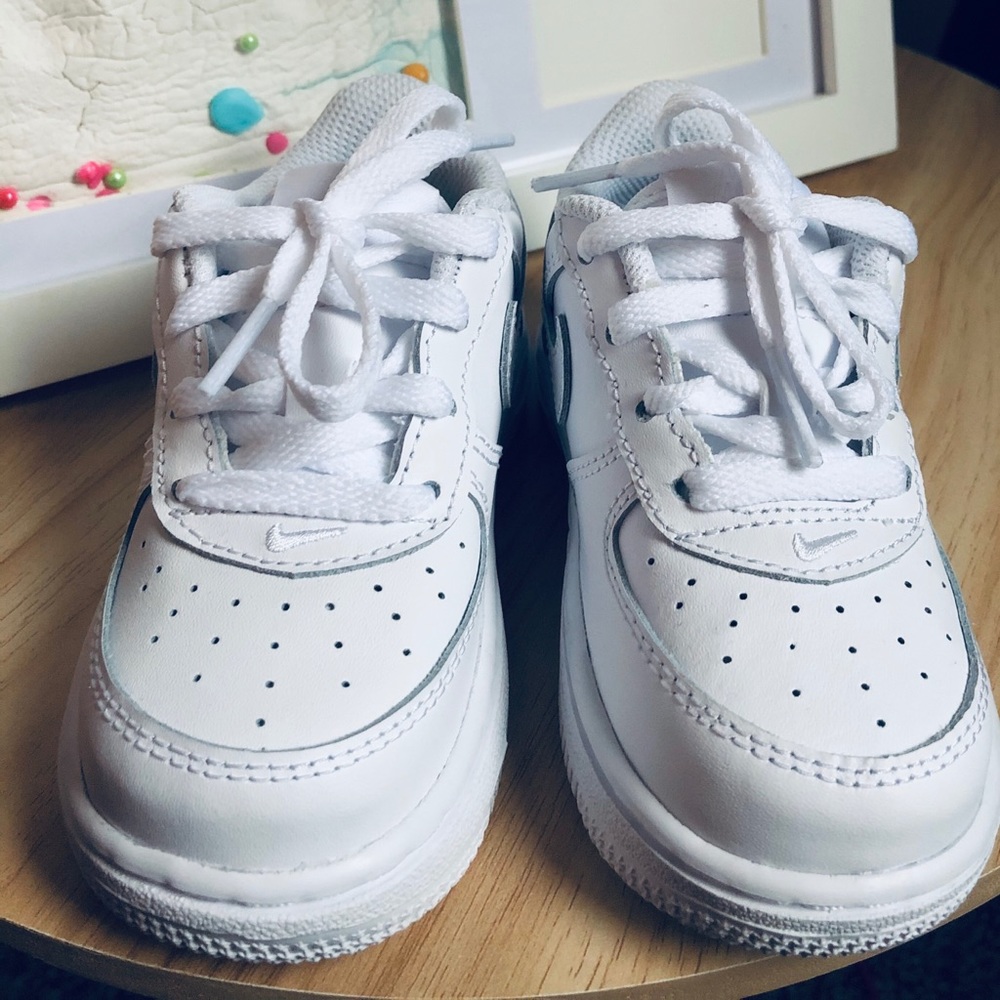 New white nike shoes for sale $35